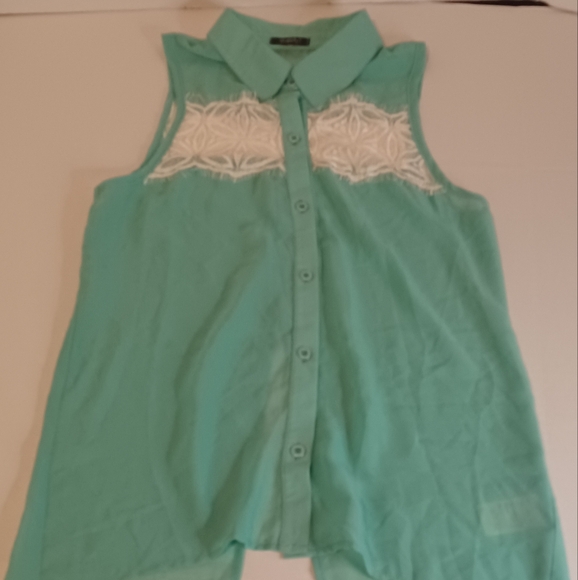 Rhapsody Women's Collared Tank with White Lace on Chest Button Up Front and Back - Picture 1 of 8